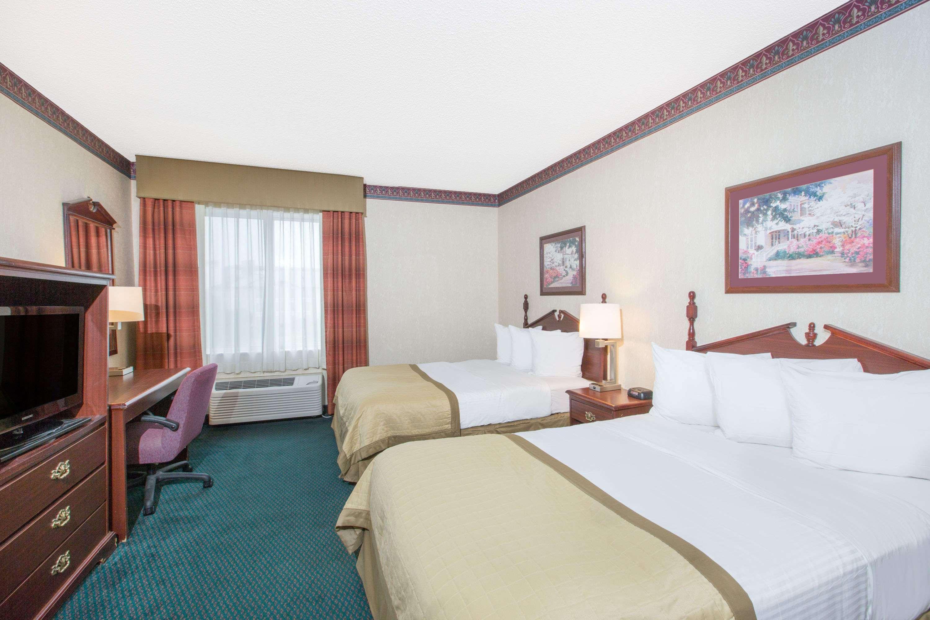 Baymont By Wyndham Jonesboro Hotel Eksteriør billede